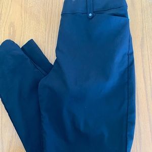 Maurice’s pull on skinny ankle pant.  Size X-LARGE